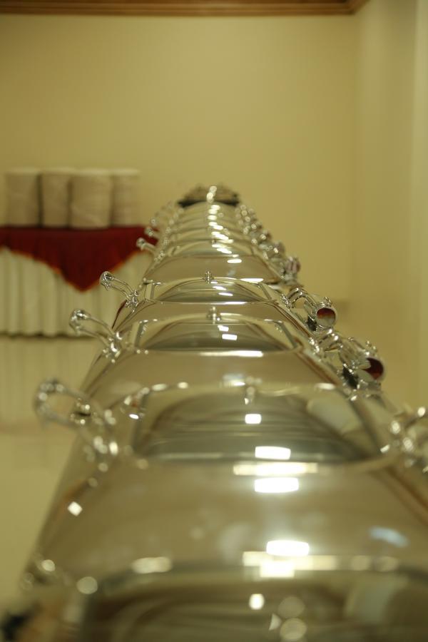 Hotel Grand Gayathri Khammam ภายนอก รูปภาพ