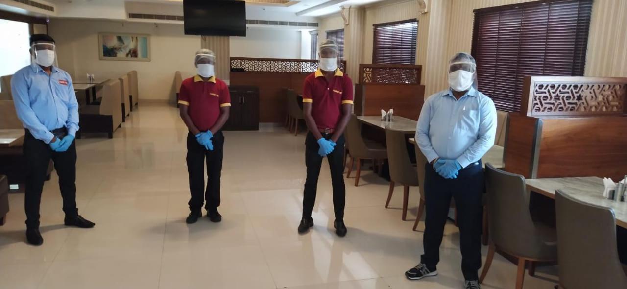 Hotel Grand Gayathri Khammam ภายนอก รูปภาพ