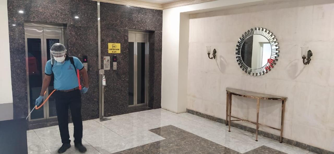 Hotel Grand Gayathri Khammam ภายนอก รูปภาพ