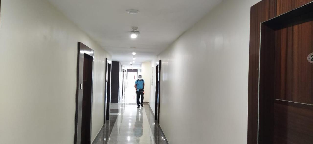 Hotel Grand Gayathri Khammam ภายนอก รูปภาพ